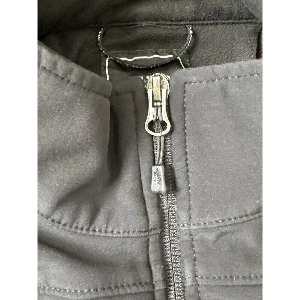 The North Face Never Stop Exploring Zip Up Jacket Black Adult Size Small